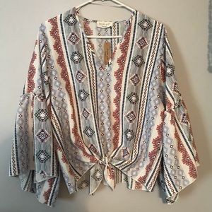 Lavender Field Patterned Blouse! 💙🖤